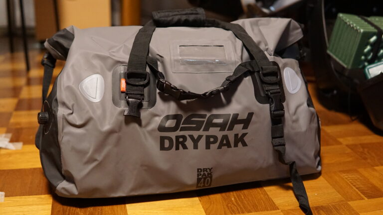 OSAHのドライパックはバイク乗りなら持っておくべき防水バッグだ