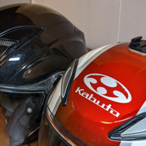 OGKのジェットヘルメット、AVANDⅡとEXCEEDどちら...