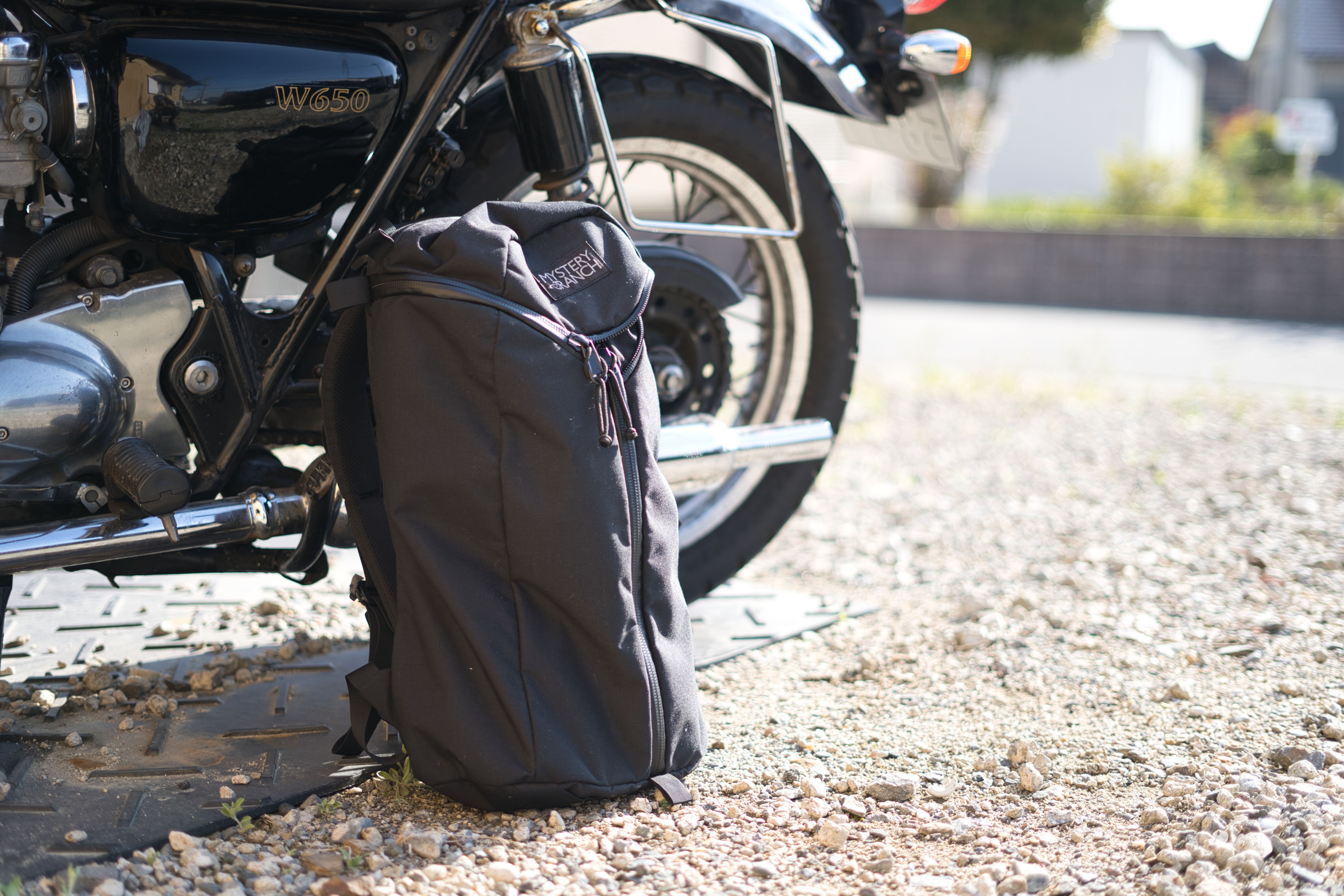 バイクでリュックサックを使用するメリット・デメリット　通勤ならともかくツーリングは疲れるからシートバッグを使おう